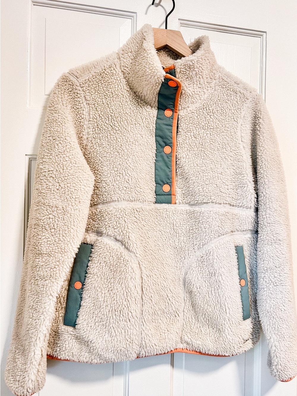 L.L. Bean Sherpa Pullover Cream, Sage Green, Salmon - Size Medium - EUC - Picture 3 of 8